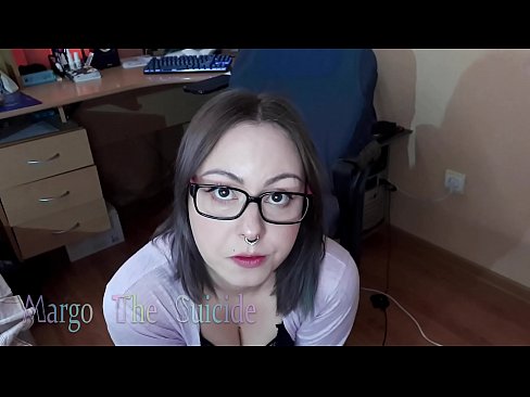 ❤️ Noia sexy amb ulleres xucla un consolador profundament davant la càmera ☑ Vídeo porno al porno ca.seecamsus.top ☑